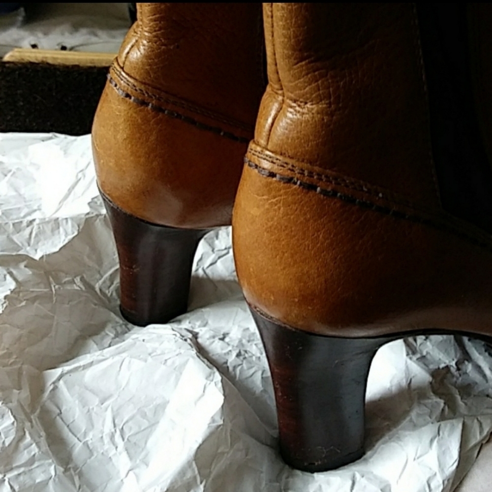 Boots - Picture 3 of 6